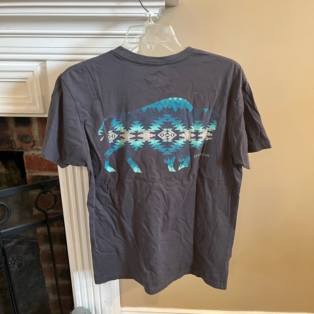 Pendleton Men's medium T-Shirt with cool multicolored Buffalo design on back
